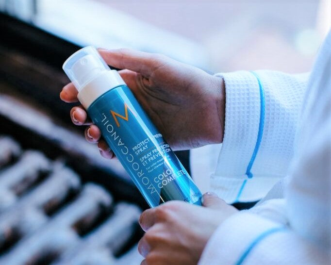 moroccanoil protect & prevent spray helps shield hair from UV rays and other environmental factors, helping prevent damaged hair